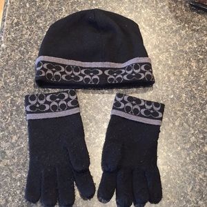 Coach wool gloves and hat set